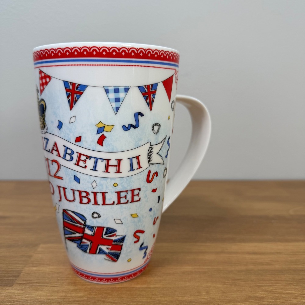 Harrods Queen Elizabeth II 2012 Diamond Jubilee Fine Bone China Mug England